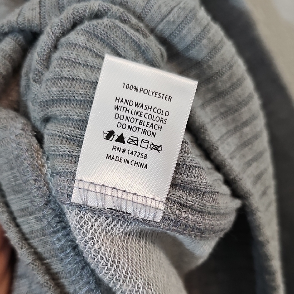Simply Southern Gray Sweater with In My Mom Era Text, Womens Medium - Picture 3 of 4